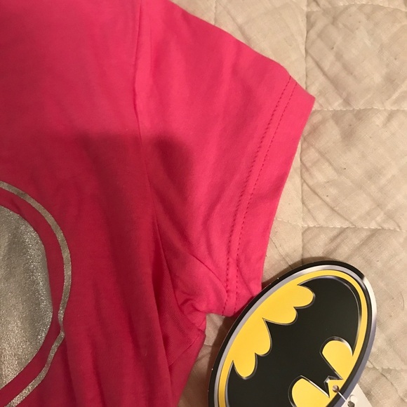 🟣🟣🦇 Pink Batman Tee Shirt - Picture 5 of 6